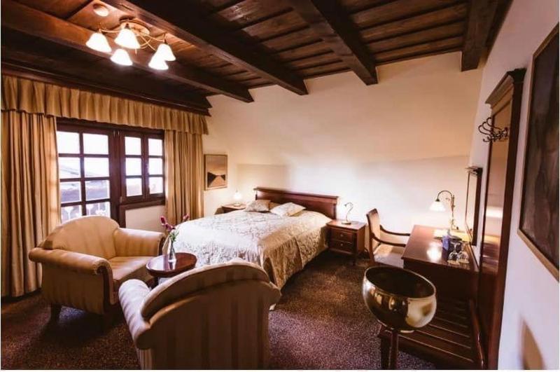Standard Suite image 1