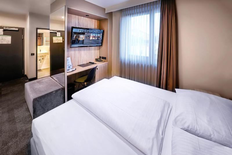 Single Room image 3