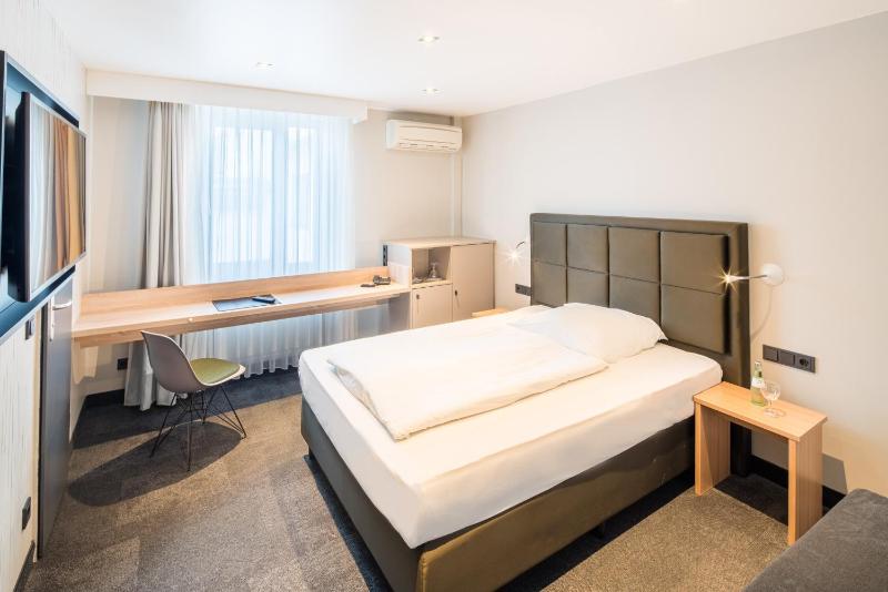 Single Room image 1