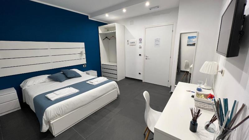 Double Room with Private Bathroom image 1