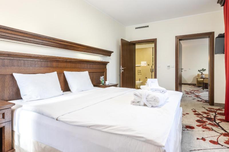Apartment image 3