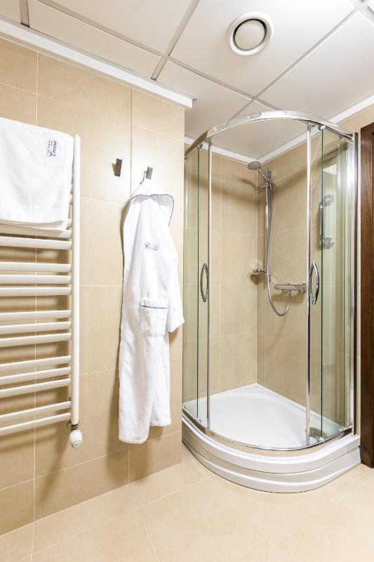 Single Room image 3