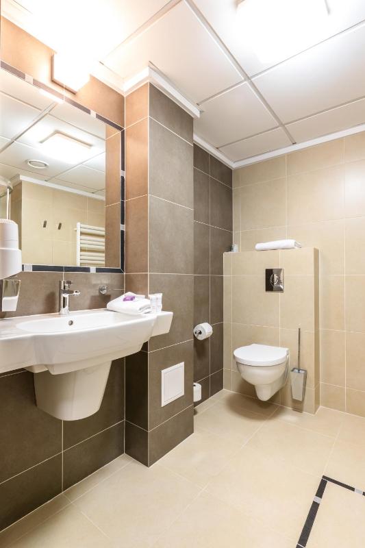 Single Room image 4