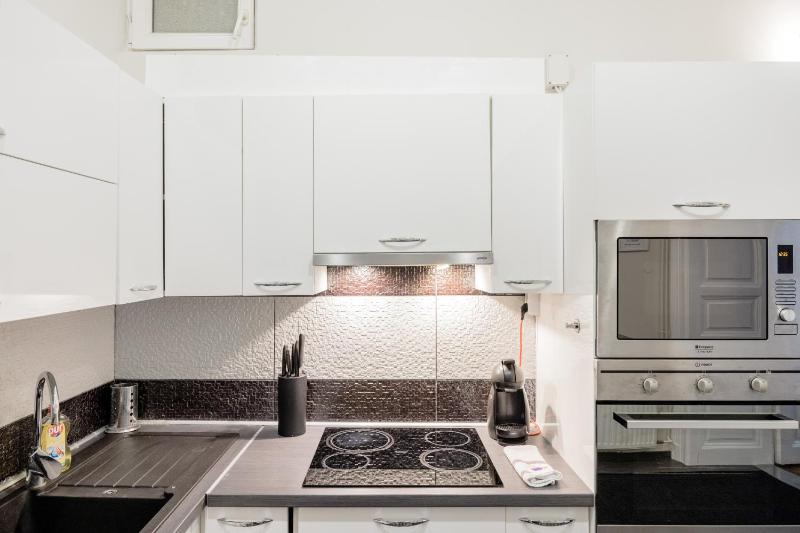 Elisabeth 52 Apartment - image 11