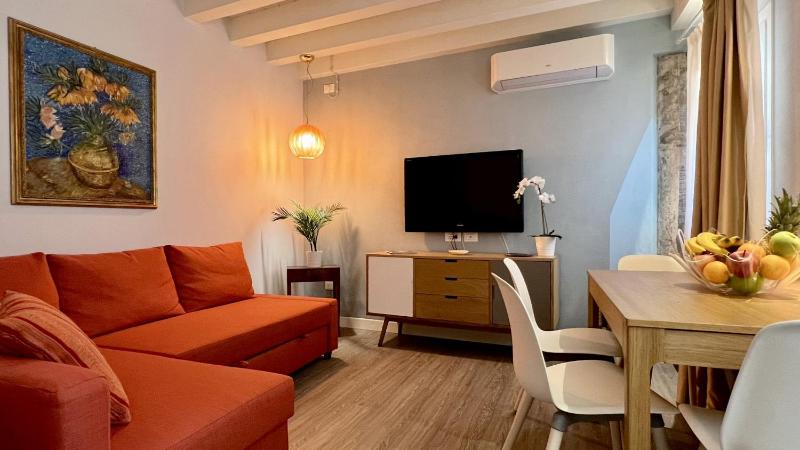 Apartment with Terrace image 4
