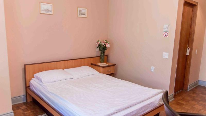 Budget Double Room image 4