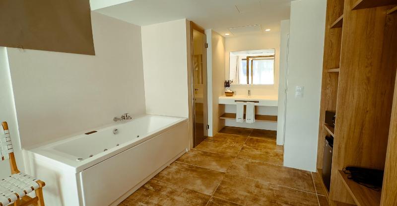 Double Room image 3