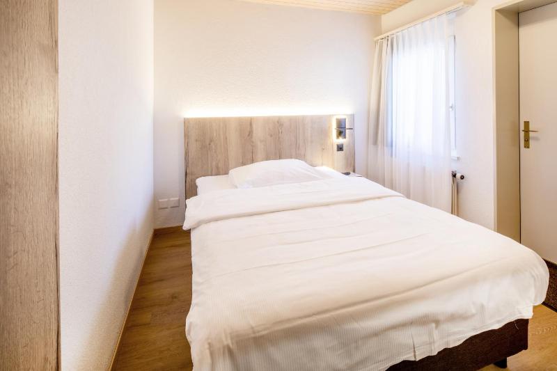 Deluxe Single Room image 3