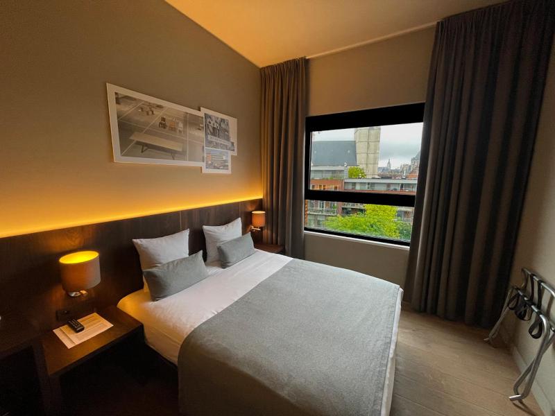 Olive Tree View room image 4