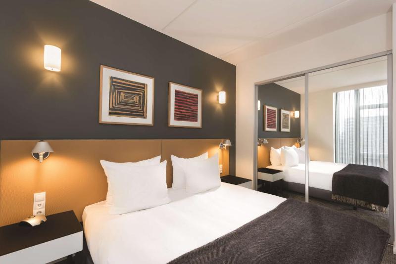 One-Bedroom Apartment image 3