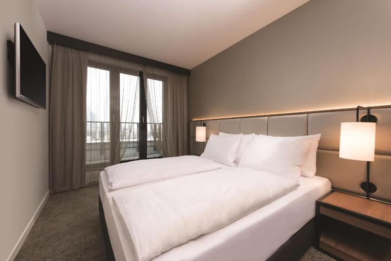 Premier Apartment image 3