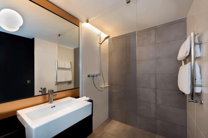 One-Bedroom Apartment image 3