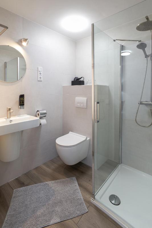 Deluxe King Room image 1