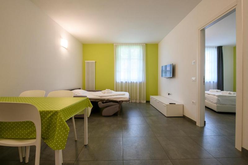 One-Bedroom Apartment image 4