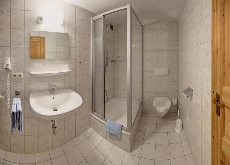 Budget Double Room image 2