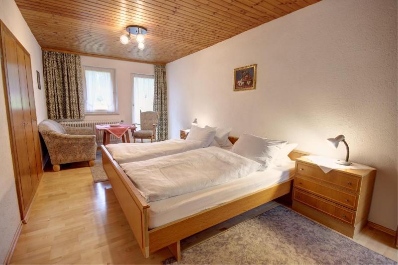 Budget Double Room image 4