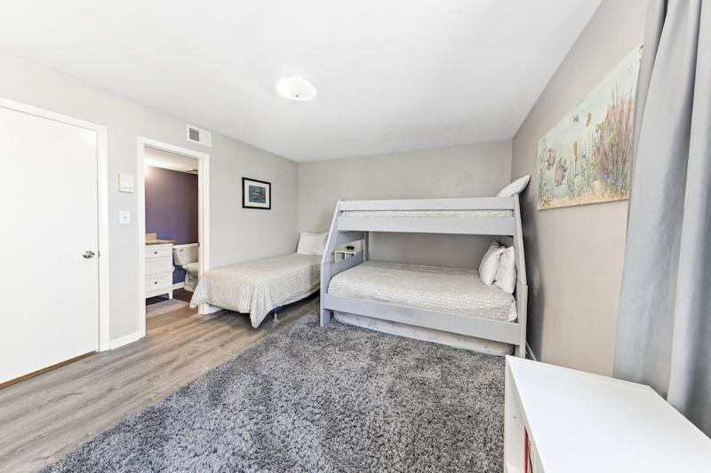Edgewater West Unit 85 - image 14