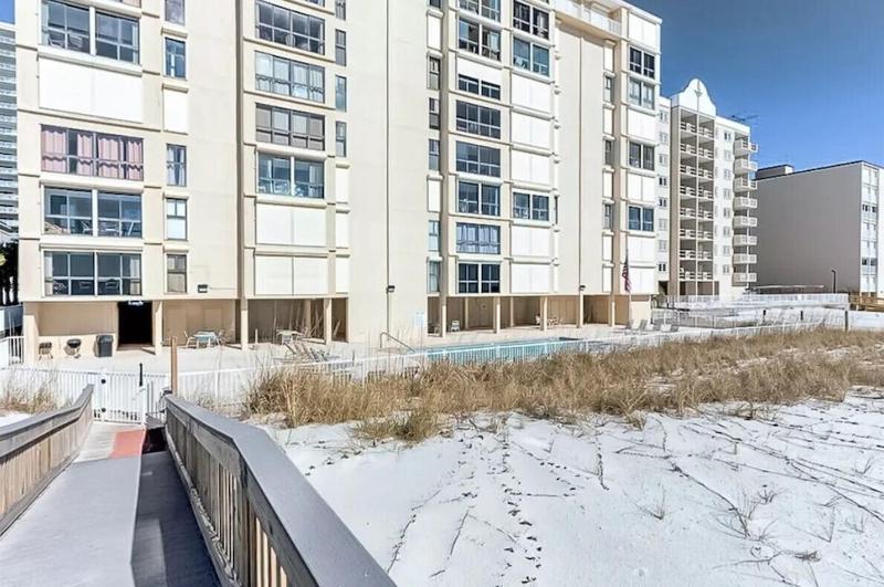 Edgewater West Unit 85 - image 12