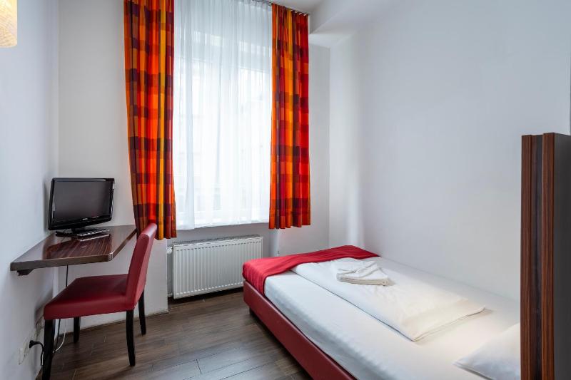 Single Room image 1