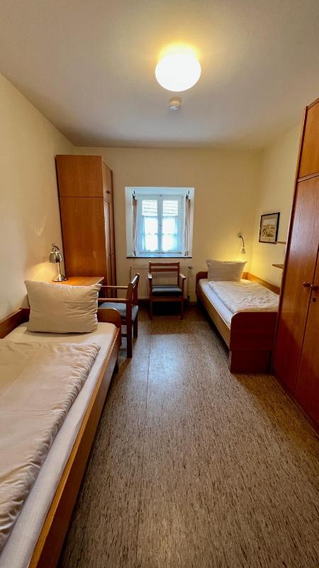Double Room with Shared Bathroom image 2