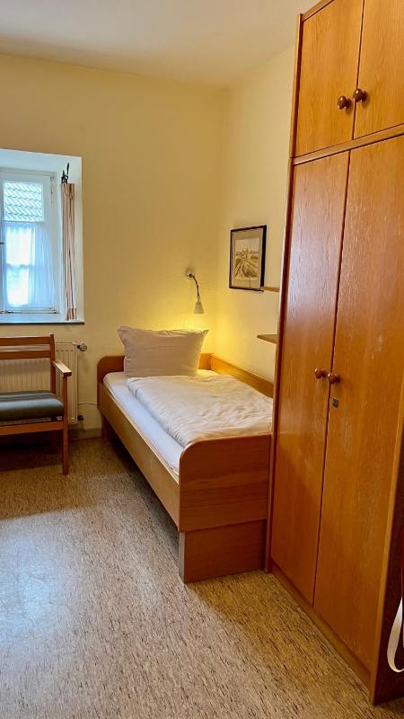 Single Room with Shared Bathroom image 4