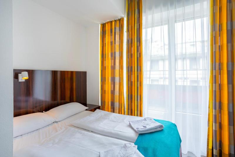 Double Room image 1