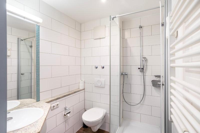 Single Room image 4