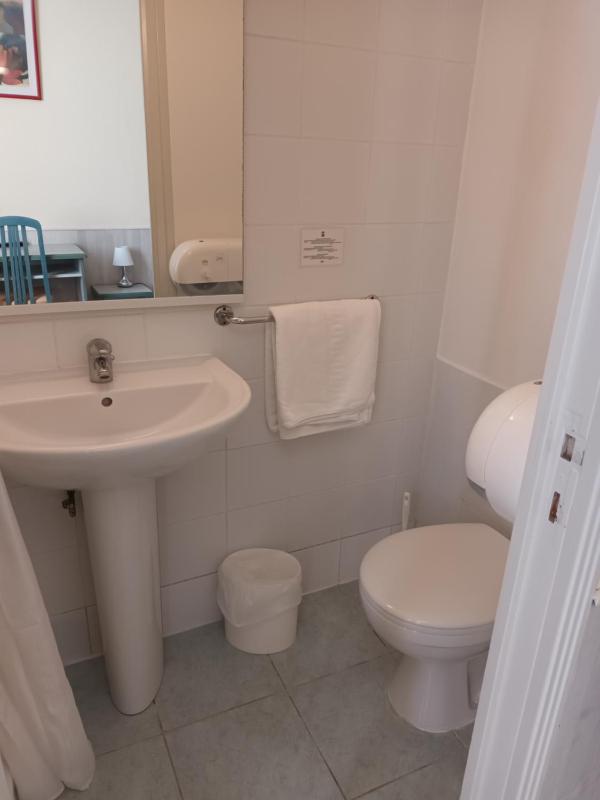 Standard Single Room image 2