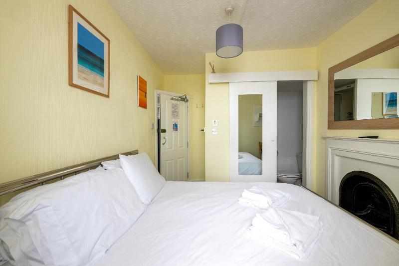 Seaspray Guest House - image 36