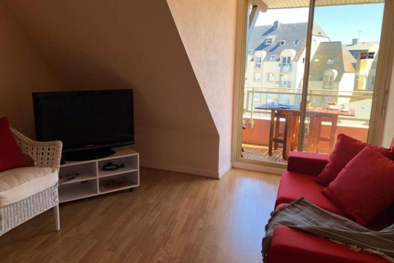 Bright and quiet nest with terrace near beaches - image 11