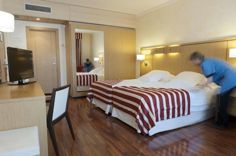 Double Room image 3