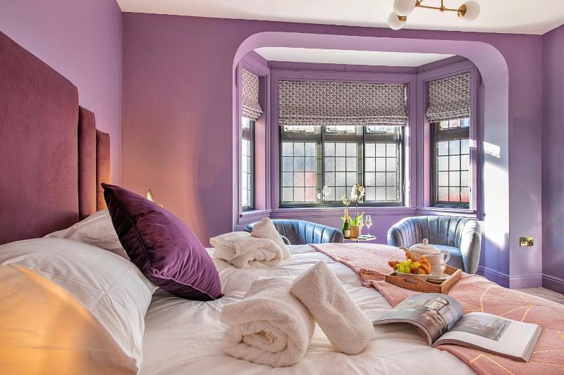 Finest Retreats - Castle House Nottingham - Luxurious Hot Tub Stay - image 17