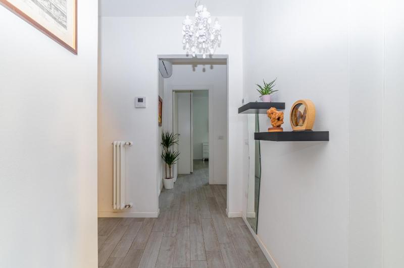 GuestHost - Parma Residential Flat with balconyParma Residential Apartment con balcone - image 6
