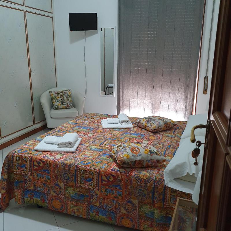 Double Room with Shared Toilet image 4