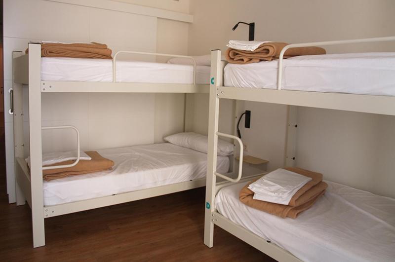 Private 6 Bed Room image 4