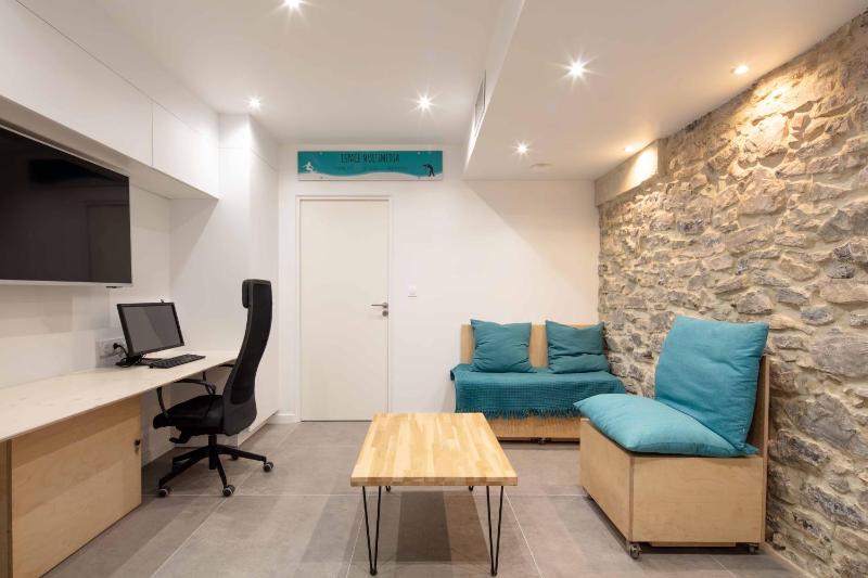 Ted Surf House - image 44