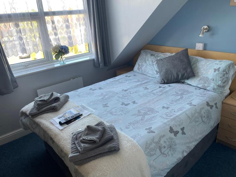 Budget Double Room image 3