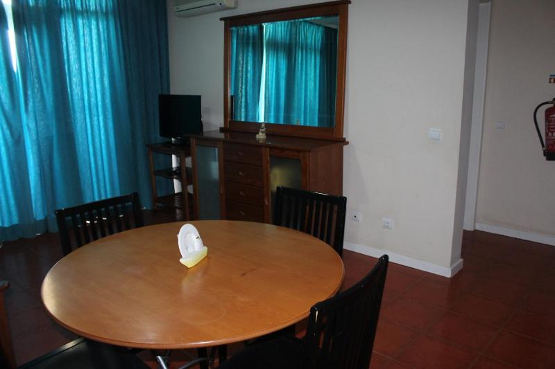 One-Bedroom Apartment with Sea View with 2 balcony image 3