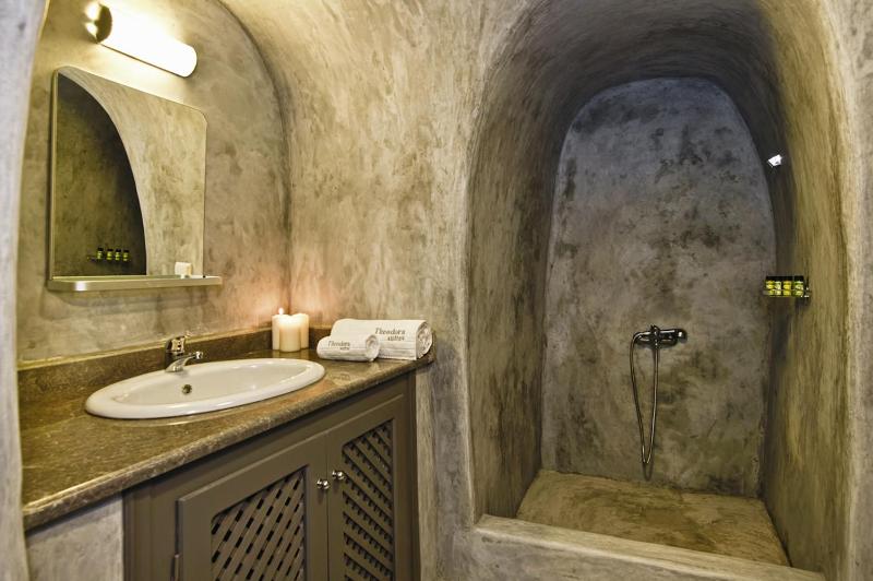  Deluxe Suite with Outdoor Hot Tub and Sunset View image 4