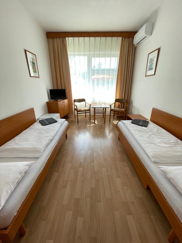 Standard Twin Room - Ground floor image 4