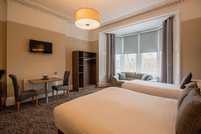 Triple Room image 3
