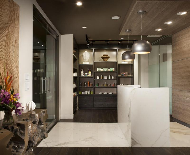 Pier House Resort & Spa - image 36