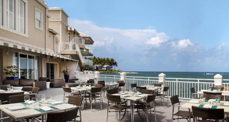 Pier House Resort & Spa - image 5