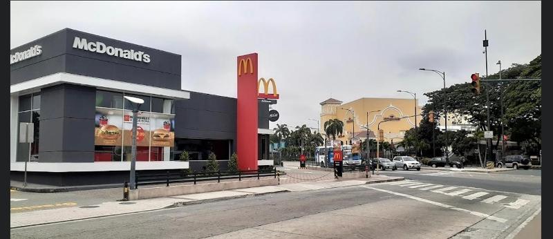 Mega Suite junto al San Marino Shopping - image 8
