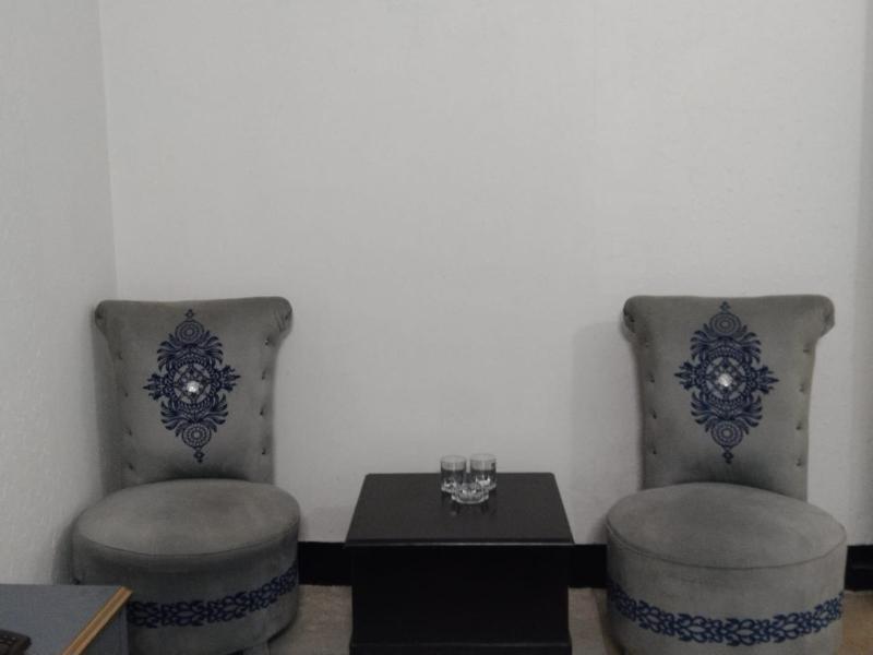 Family Room image 3