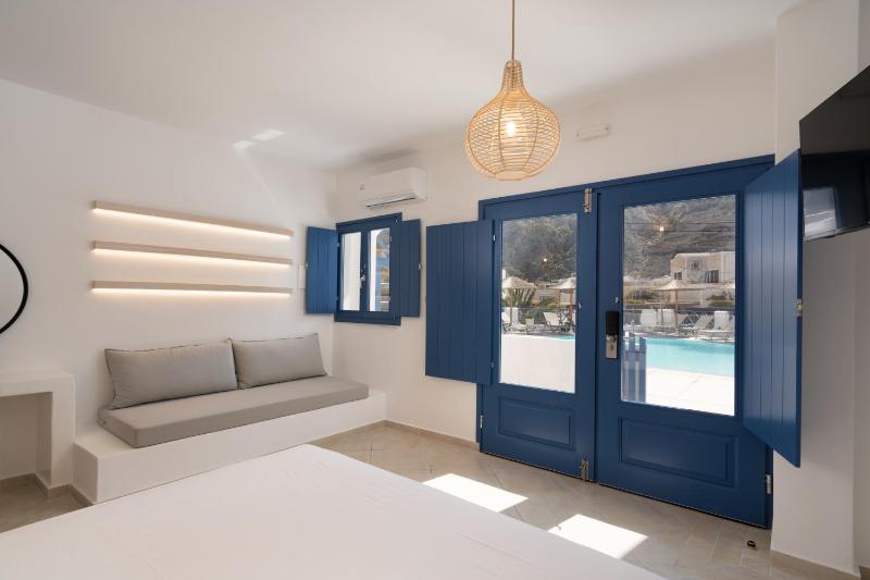 Superior Double Room by the Pool  image 4