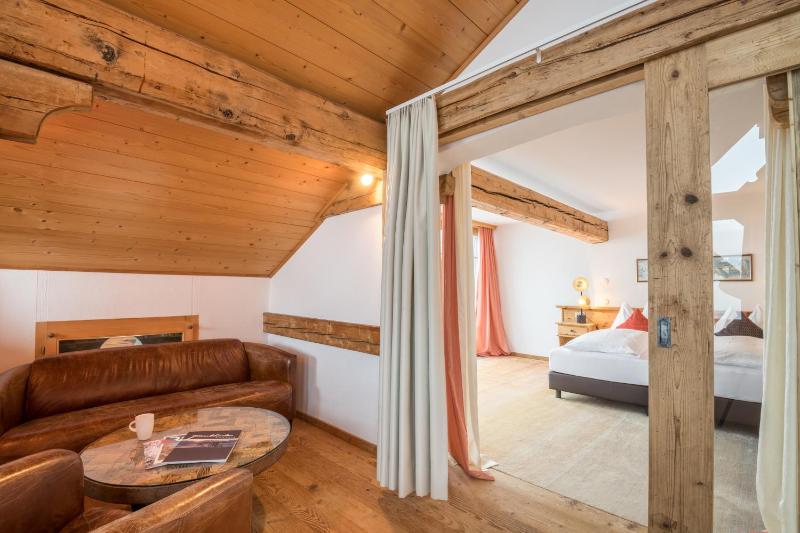 Junior Suite with Lake View image 3