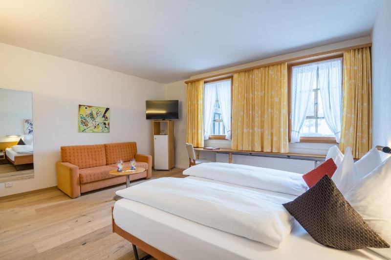 Double Room with Mountain View image 4