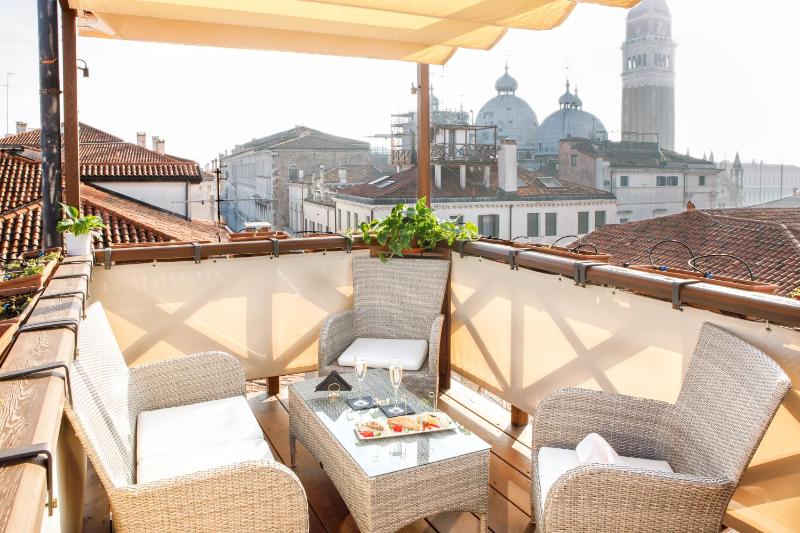 Double Room with Terrace image 3