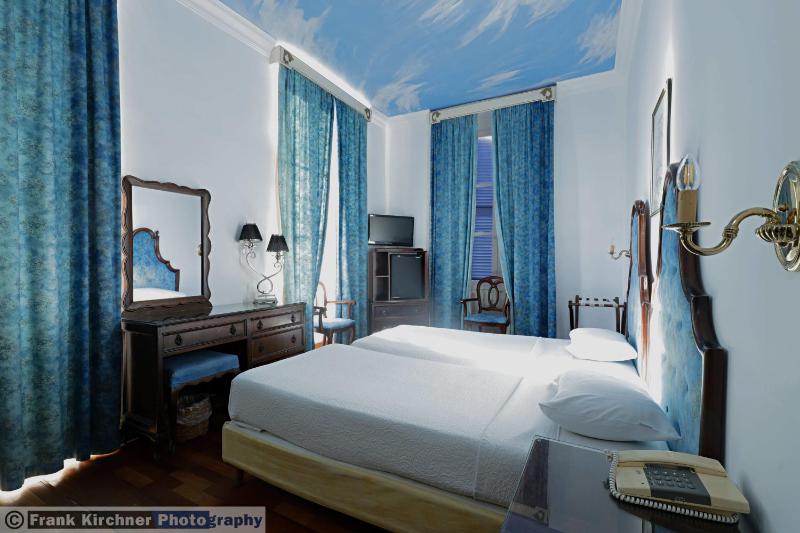 Hotel Castille - image 14